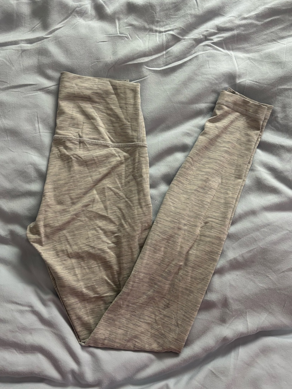 Lululemon high-waisted wunderunder leggings size 4